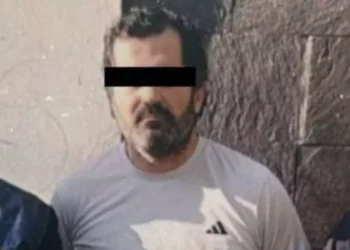 Excontralmirante busca asilo en Argentina: denuncia persecución y teme por su vida si regresa a México