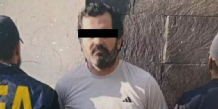 Excontralmirante busca asilo en Argentina: denuncia persecución y teme por su vida si regresa a México