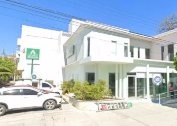 Asalto armado en pleno día en Salina Cruz: Fallan cámaras y delincuente escapa
