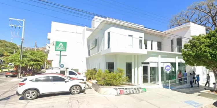 Asalto armado en pleno día en Salina Cruz: Fallan cámaras y delincuente escapa