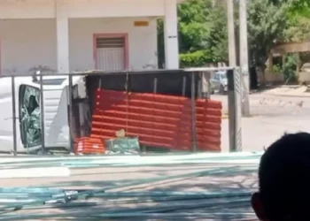 VIDEO | Asalto en funeraria desata persecución y tensión social en el centro de Unión Hidalgo