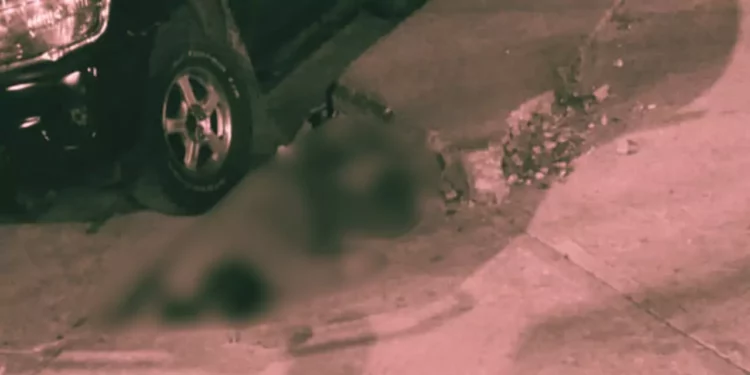 ¡Madrugada de violencia! Albañil es asesinado a pedradas en avenida Gómez Morín