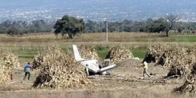 ¿Qué provocó la caída de una avioneta en Puebla que dejó tres muertos y un sobreviviente?