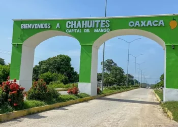 Acribillan a joven frente a su amada en Chahuites