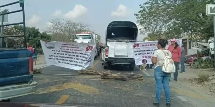 Bloqueo total en la 190: protesta por agua cierra paso hacia el Istmo