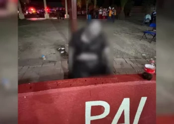 ¡Balacera en quinta de Tlacolula! Ejecutan a hombre junto a ruedo de gallos y huyen los atacantes