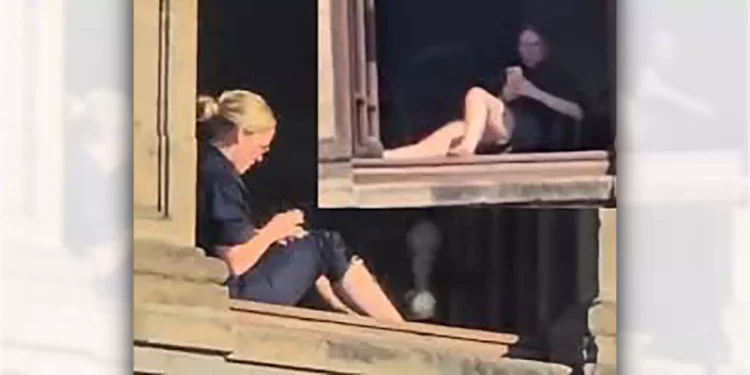 Acapulco en la ventana de Palacio Nacional le cuesta el puesto
