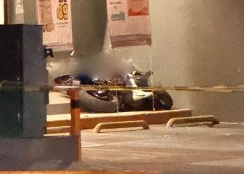 VIDEOS | Motociclista muere en Xoxocotlán tras impacto contra una barda
