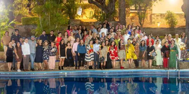 Fotos: Rubén Morales // La revista Mujer celebró su 24 aniversario con una noche cultural que reunió a empresarios, artistas y representantes de distintos sectores de Oaxaca.
