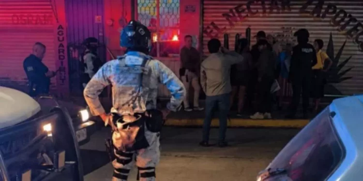 El propietario de 73 años exhibió las escrituras de su vivienda ante la Guardia Nacional y la Policía Municipal para frenar la diligencia iniciada.