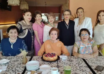 Foto: cortesía // Juanita Gómez Soto celebró su cumpleaños acompañada de amistades cercanas.