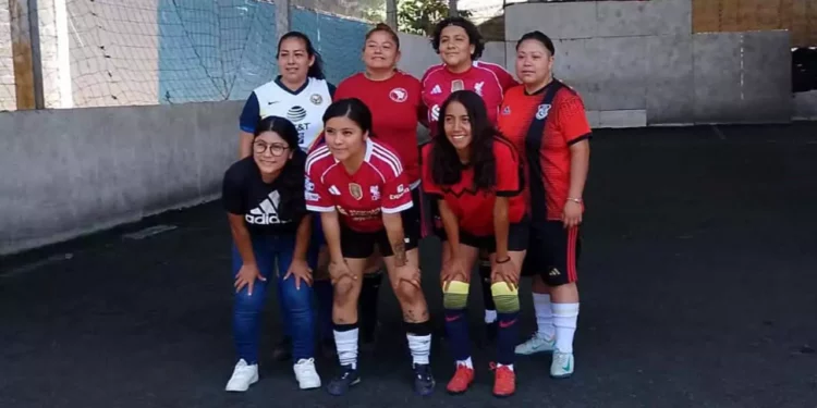 Reinas Aztecas son las bicampeonas del futbol rápido.