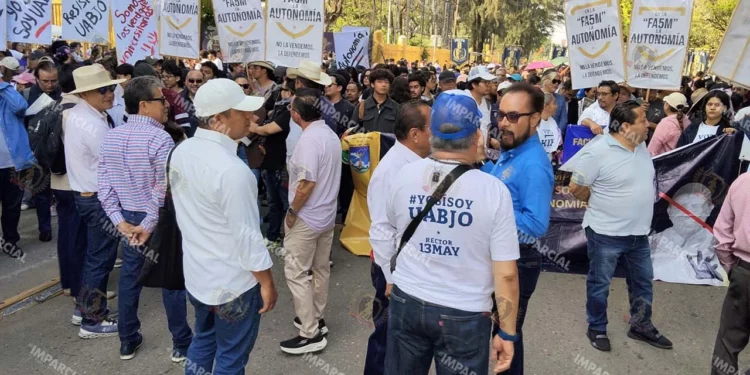 Foto: Jesús Santiago // Universitarios confían en la anulación de la elección del rector debido a anomalías.