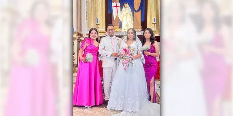 Buena fortuna y felicidad eterna, el deseo unánime de los asistentes para la joven pareja.