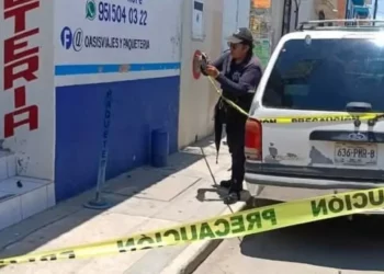 El establecimiento de paquetería quedó bajo resguardo policial.