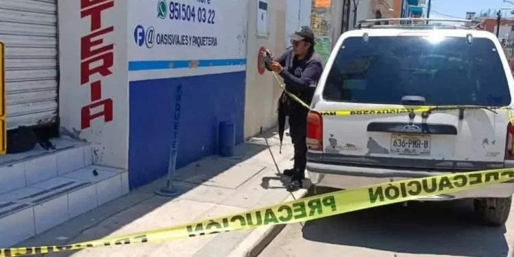 El establecimiento de paquetería quedó bajo resguardo policial.