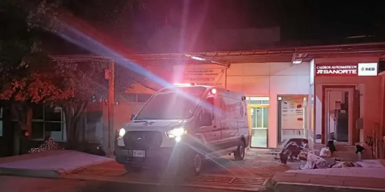 El menor de 17 años recibió los primeros auxilios tras resultar con traumatismo por un probable intento de suicidio en la carretera a Mariscala de Juárez.