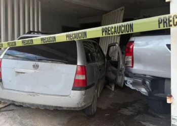 Elementos policiacos acordonaron la esquina de Molino del Rey y Francisco Paz.
