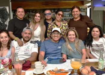 Foto: Rubén Morales // Familiares y amigos provenientes de Puebla, Estados Unidos y Oaxaca se reunieron en para disfrutar de un bello momento.
