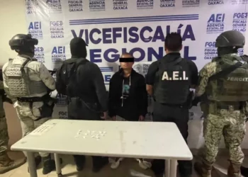 Los detenidos, M.D.V.R. y J.A.F., fueron puestos tras las rejas y quedaron a disposición de la Vicefiscalía Regional de Valles Centrales.
