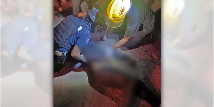 Paramédicos brindaron atención prehospitalaria al joven de 24 años.
