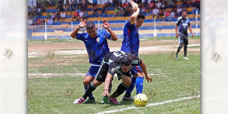 Fotos: Leobardo García Reyes // Se cuenta con 12 equipos de categoría Máster.