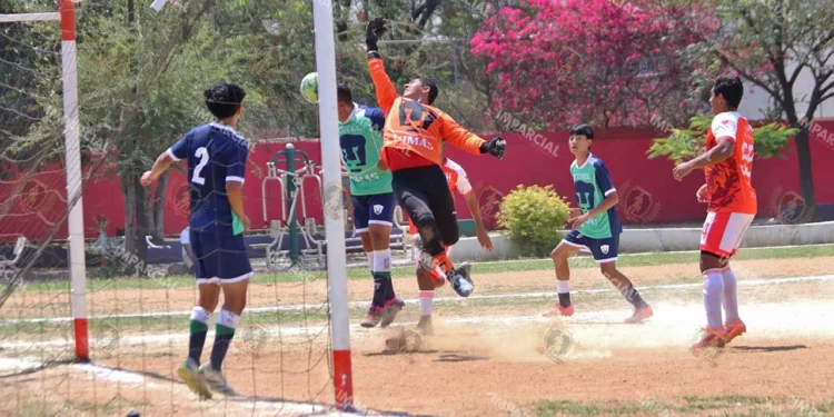 Fotos: Leobardo García Reyes // El fin de semana Holanda se impuso a Pumas de Ixcotel.