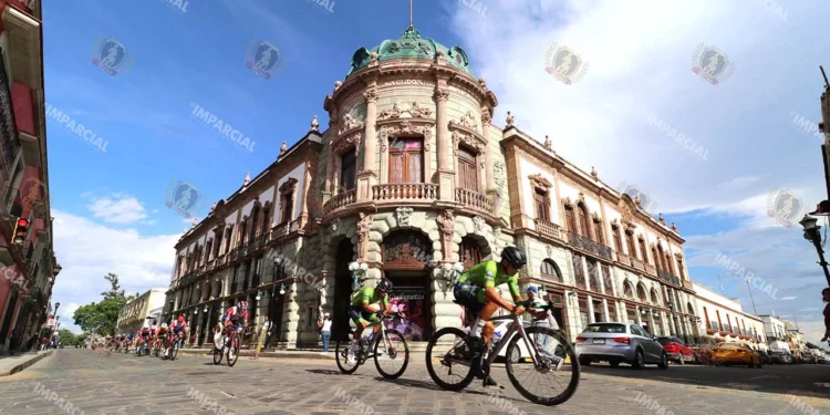 Foto: Leobardo García Reyes // Ya se prepara el Bloque Deportivo del Lunes del Cerro.