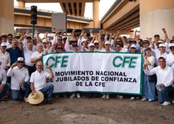 Foto: cortesía // La demanda de jubilados de CFE por mantener derechos laborales.