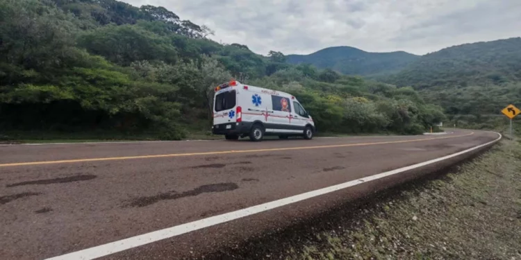 El fuerte accidente vial se registró sobre el kilómetro 18 de la carretera Huajuapan-Oaxaca.