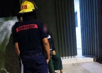 Paramédicos brindaron asistencia a la estudiante en la calle Pino Suárez.
