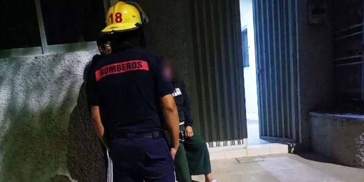 Paramédicos brindaron asistencia a la estudiante en la calle Pino Suárez.