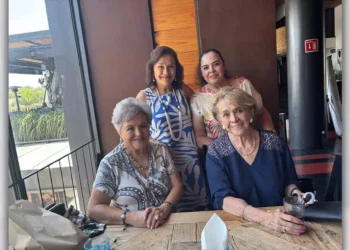 Rosa Virgen Colina, Mayola Audifred, Luz María Fernández del Campo y Lourdes Álvarez Candiani.