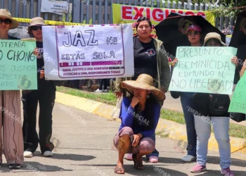 Foto: Ivonne Mateo // Con pancartas, familiares de Jazmín Zárate Aquino exigen castigo para el presunto feminicida.