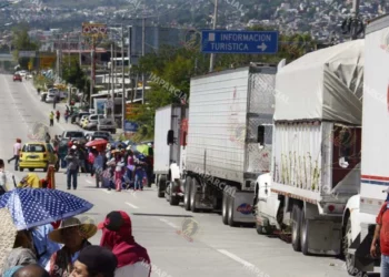 Foto: Archivo El Imparcial // Autotransportistas en jaque por la inseguridad en carreteras del estado.