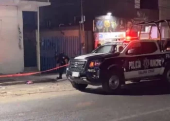 ¡Balacera en Salina Cruz deja un herido! Cuestionan manejo de evidencias en la escena