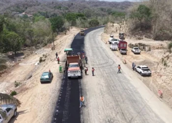 Anuncian cierres parciales en la carretera Pochutla-Huatulco; consulta horarios y ruta alterna