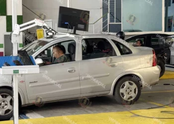 Foto: Archivo El Imparcial // Desde enero están en el congreso la propuesta de bajar a una verificación vehicular al año.