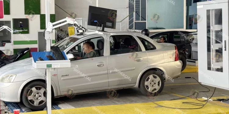 Foto: Archivo El Imparcial // Desde enero están en el congreso la propuesta de bajar a una verificación vehicular al año.