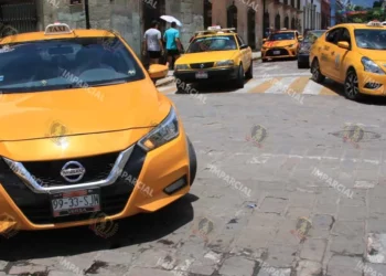 Foto: Adrián Gaytán // Desde hace un año presentaron la propuesta de introducir taxímetros para el cobro de “dejadas”.