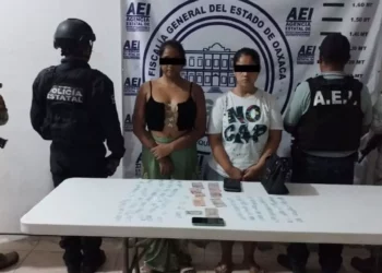 Detienen a dos mujeres con presunto “cristal” en San Juan Cacahuatepec, región Costa