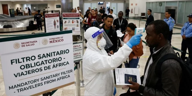 ¿Puede llegar el ébola a México? Activan alertas y restricciones por brote mortal en África