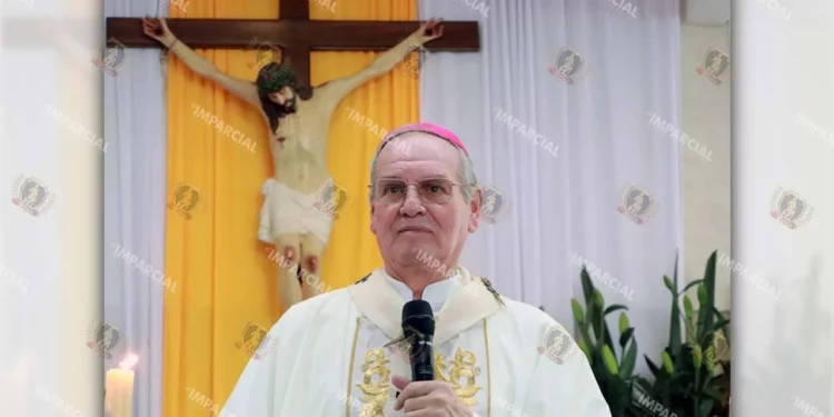 Foto: Adrián Gaytán // El arzobispo Pedro Vázquez Villalobos, realizó un reconocimiento a quienes nos dieron vida.