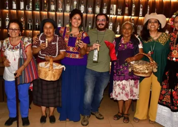 Fotos: Rubén Morales // Invitados especiales y amantes de los destilados mexicanos se dieron cita en la inauguración de Tugurio Boutique