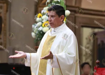 Fotos: Adrián Gaytán // El presbítero Alejandro Rodríguez G. realizó la celebración eucarística del VI domingo de Pascua.