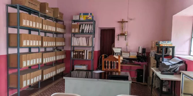 Estado actual de uno de los archivos visitados en la Mixteca poblana, como parte del diagnóstico realizado por Adabi de México.