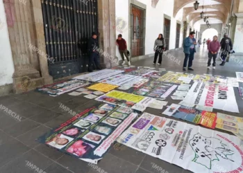 Foto: Adrián Gaytán // Familiares de desaparecidos y buscadores mantienen la protesta en Palacio de Gobierno en demanda de acciones por parte del gobierno.