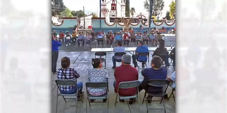 Foto: Conagua // Formalización de las unidades de riego en Santo Tomás Mazaltepec.