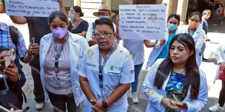 Foto: Adrián Gaytán // Integrantes de FINTRAS aseguraron que son insuficientes los especialistas para la atención que requieren los usuarios.