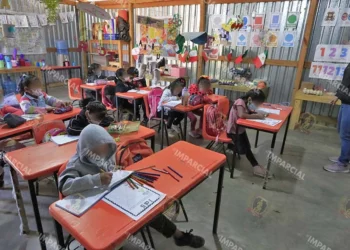 Foto: Archivo El Imparcial // Irritación social por privilegiar el negocio del balón sobre la educación en un país de rezago académico.